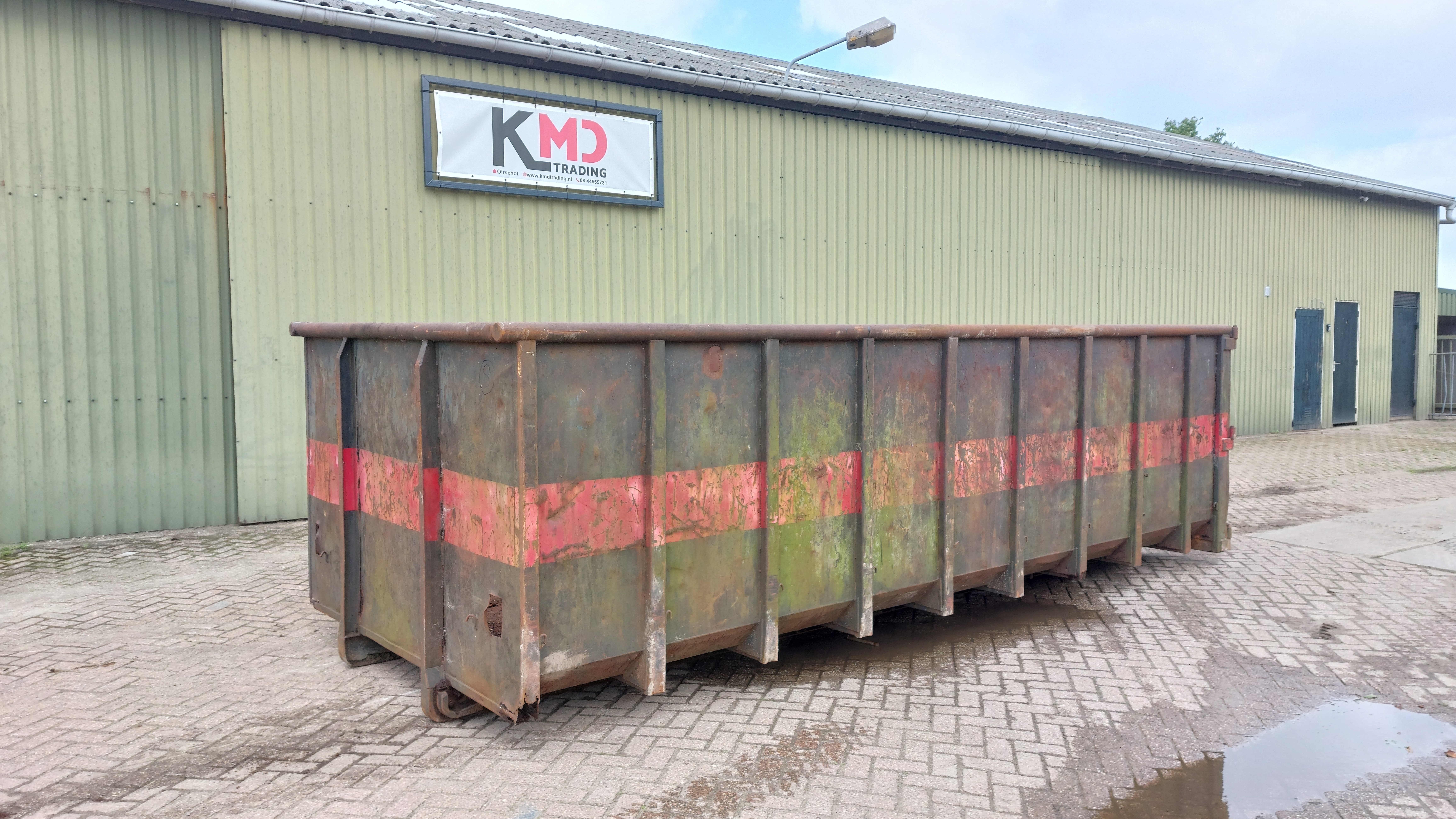 Gebruikte kabel container rode streep 17m3