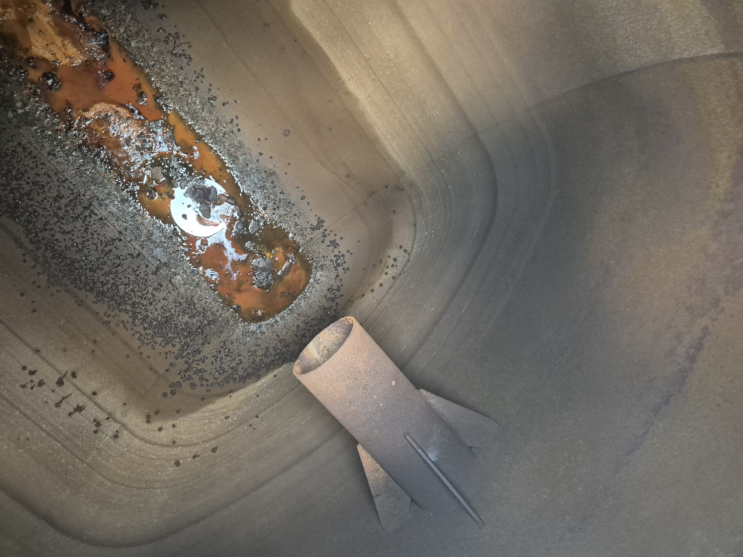 Gebruikte tankcontainer - 16m³- 5,8m - zwart/rood - Afbeelding 9