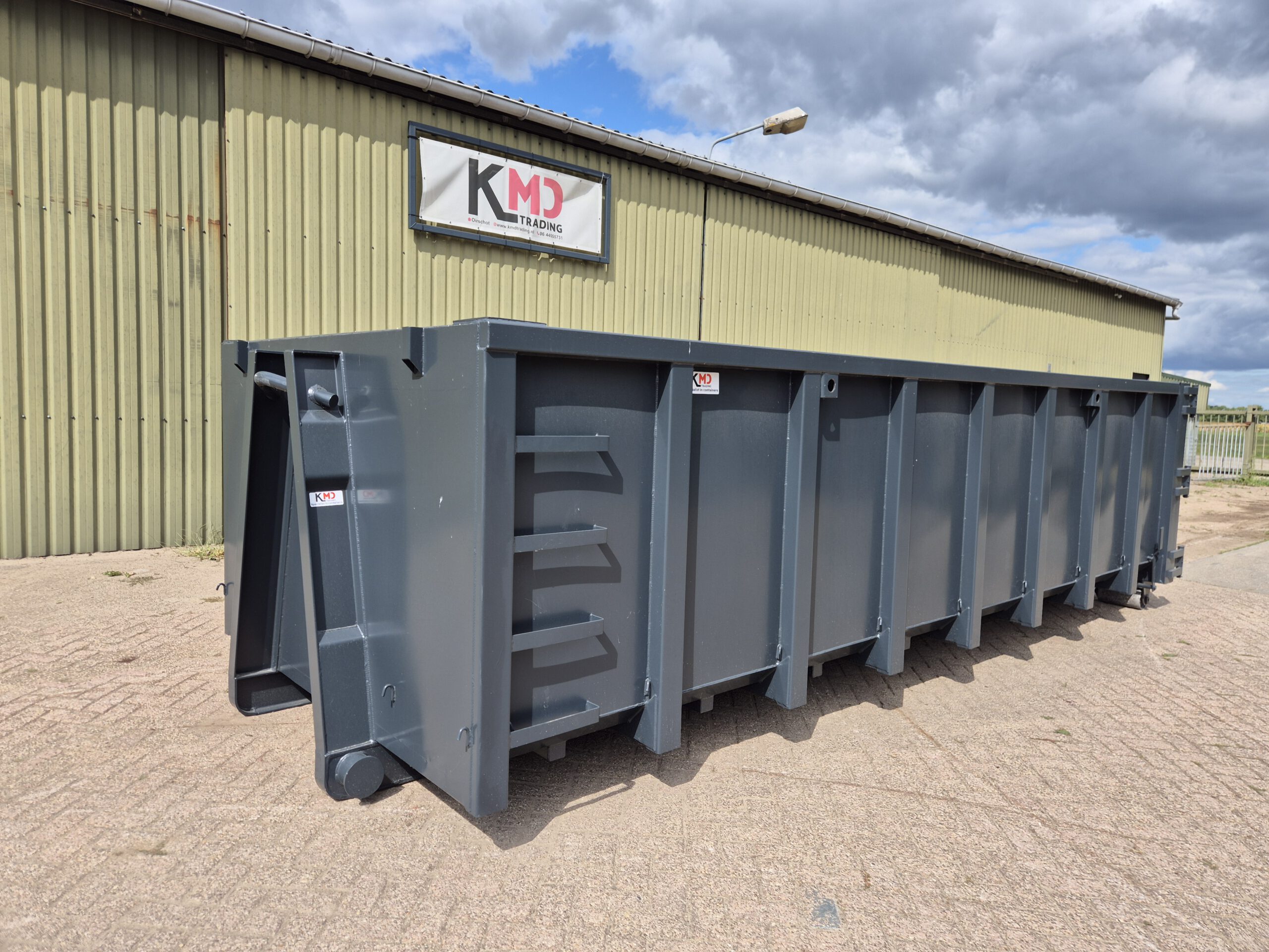 Antraciet grijze container standaard 20m3